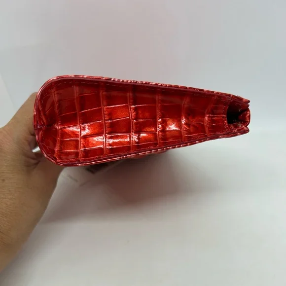 Brahmin Daisy Embrace Melbourne Genuine Leather Wristlet, NWT. - Picture 4 of 6